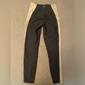 Abercrombie YPB sculptLUX 7/8 Legging Size Medium